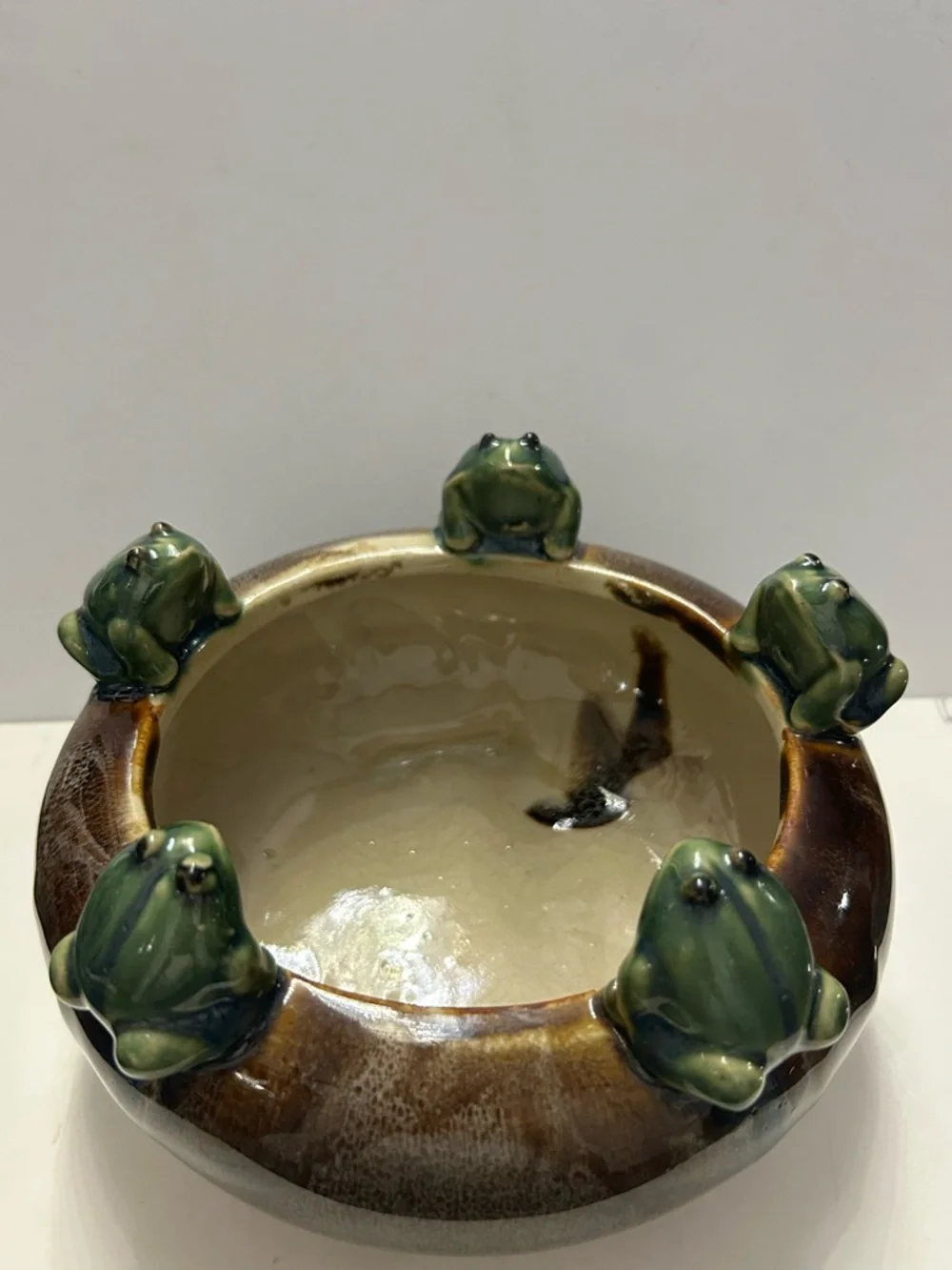 Vintage frogs charm no